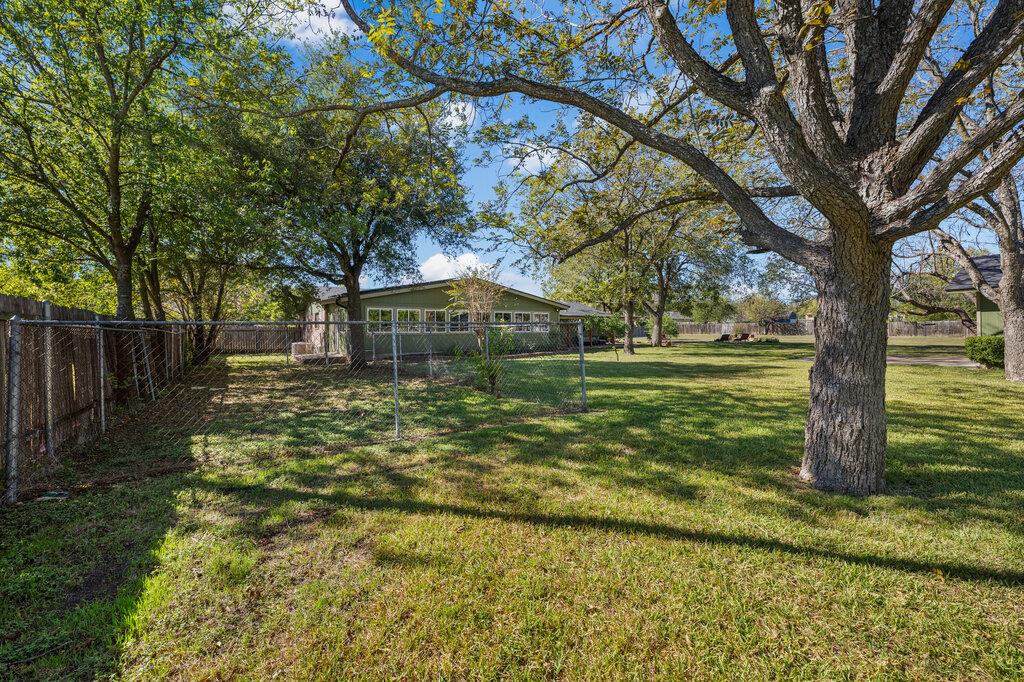 1802 Bumblebee Dr, Pflugerville, TX 78660