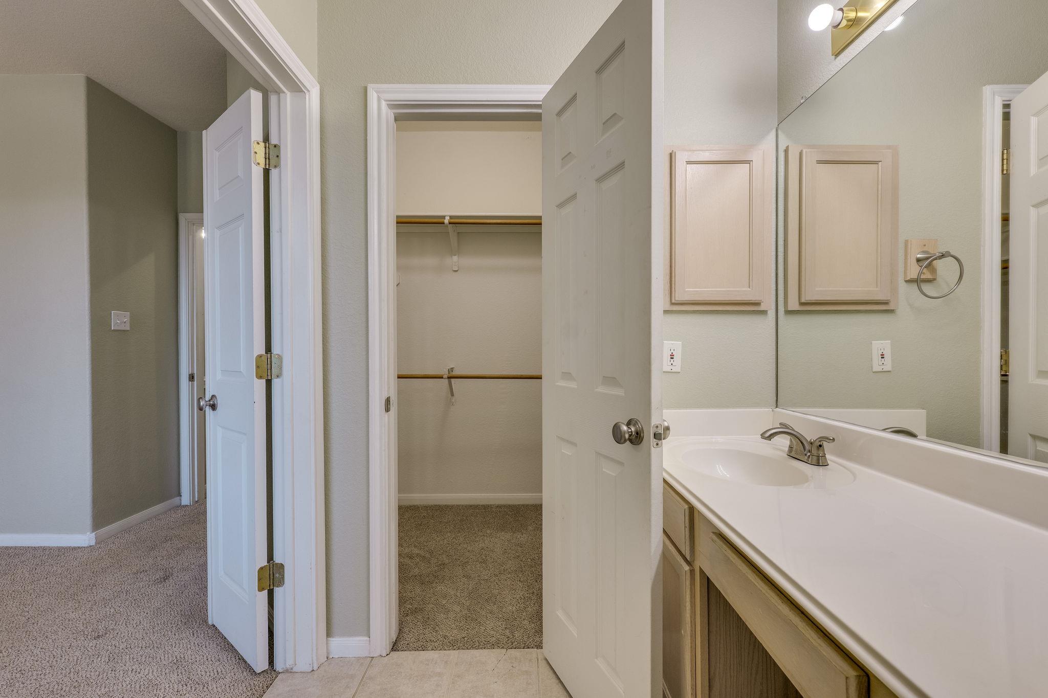 2100 Pipers Field Dr # 14, Austin, TX 78758