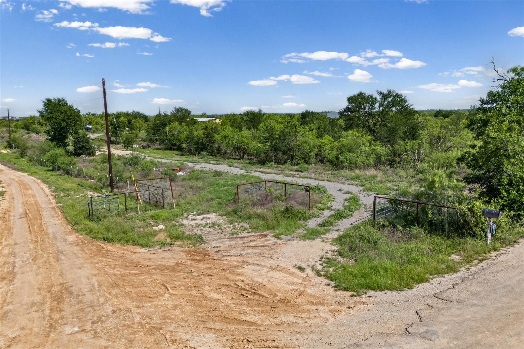 3882 Dry Creek Rd, Lockhart, TX 78644