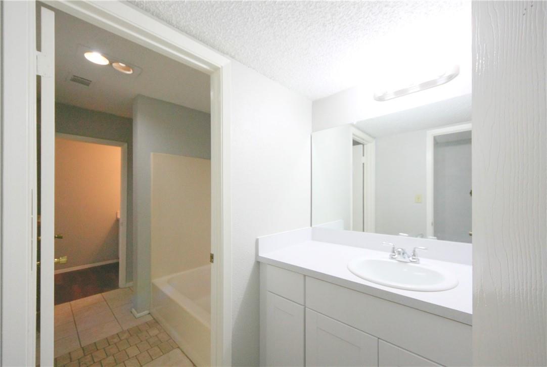 1013 Fieldwood Dr # B, Austin, TX 78758