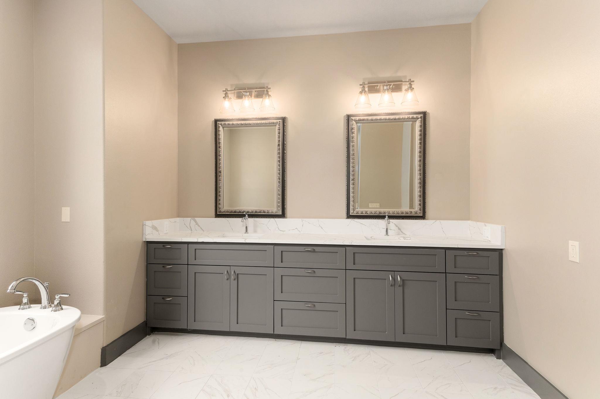 250 Bucek Ln, Schulenburg, TX 78956