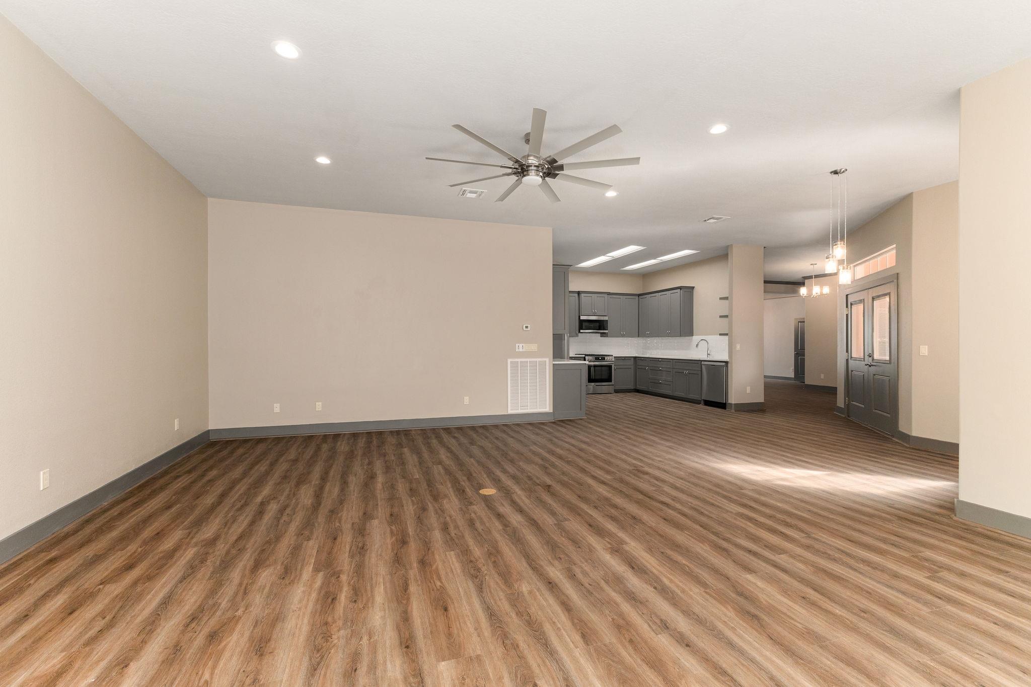 250 Bucek Ln, Schulenburg, TX 78956