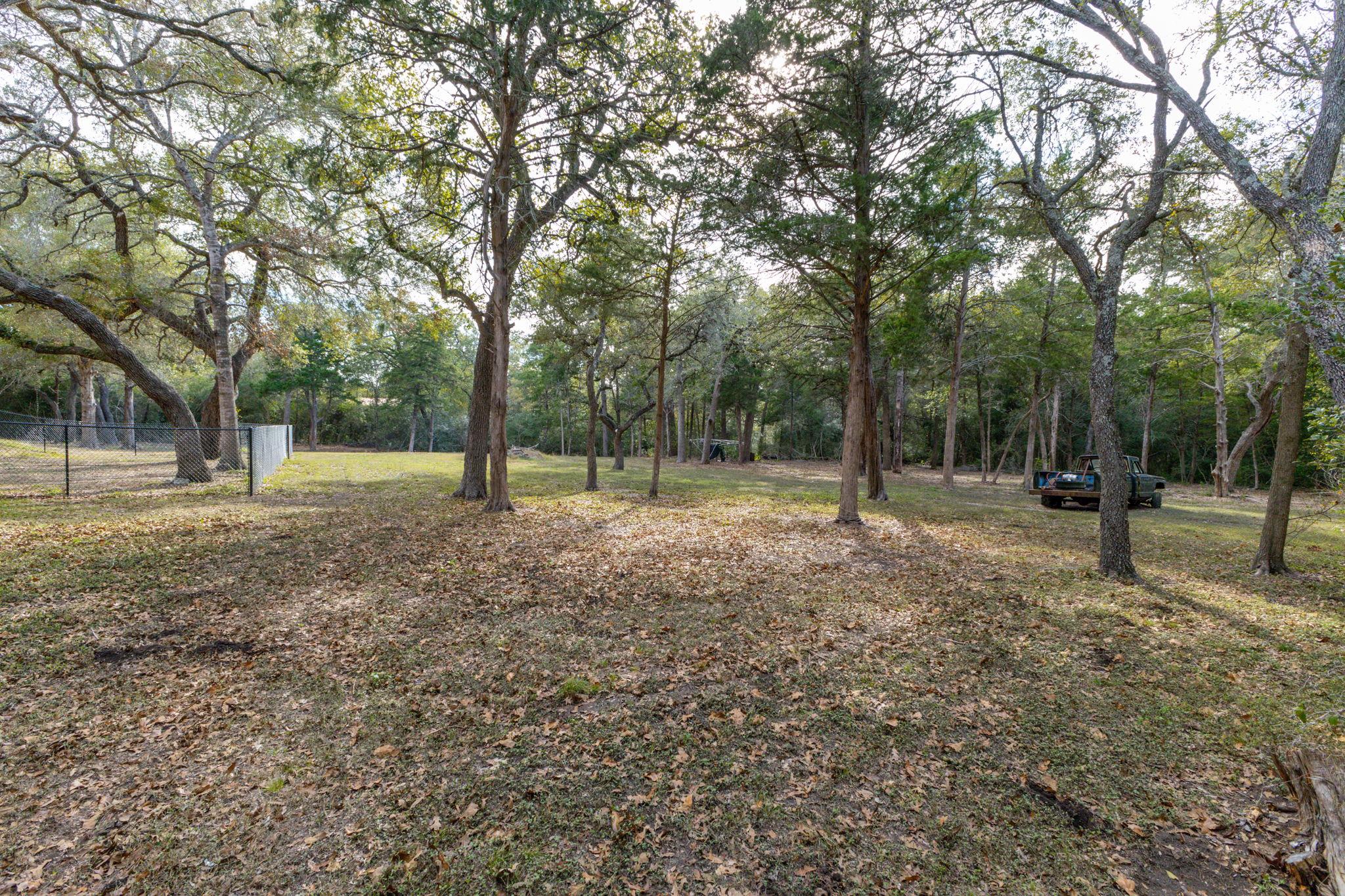 250 Bucek Ln, Schulenburg, TX 78956