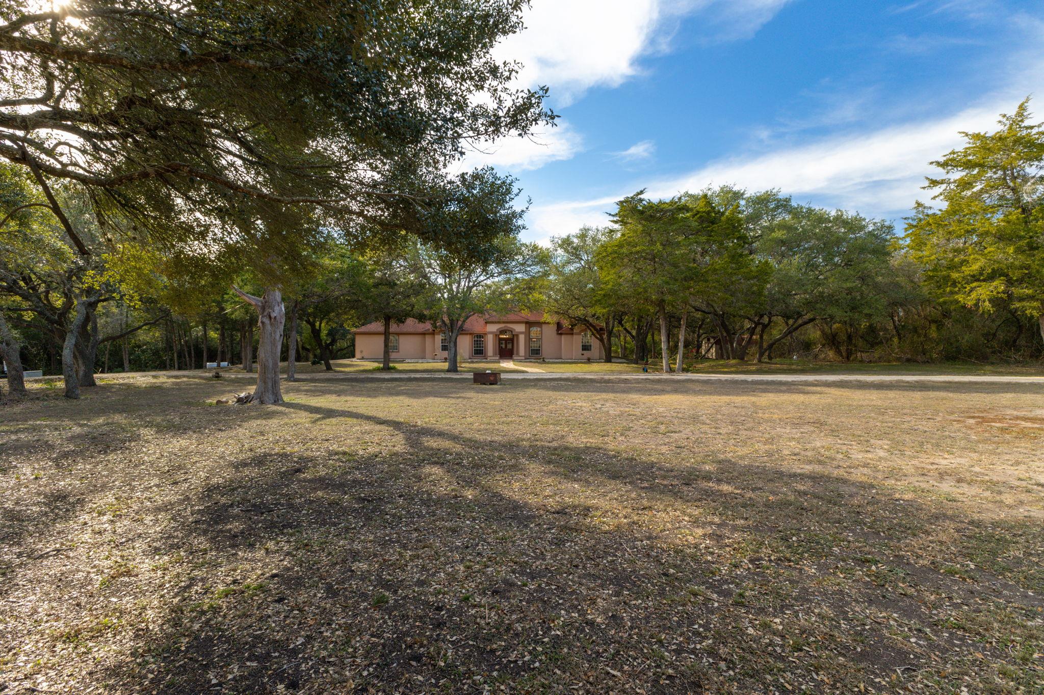 250 Bucek Ln, Schulenburg, TX 78956