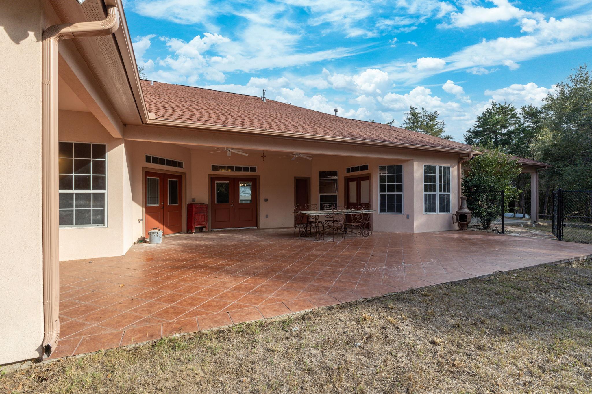 250 Bucek Ln, Schulenburg, TX 78956