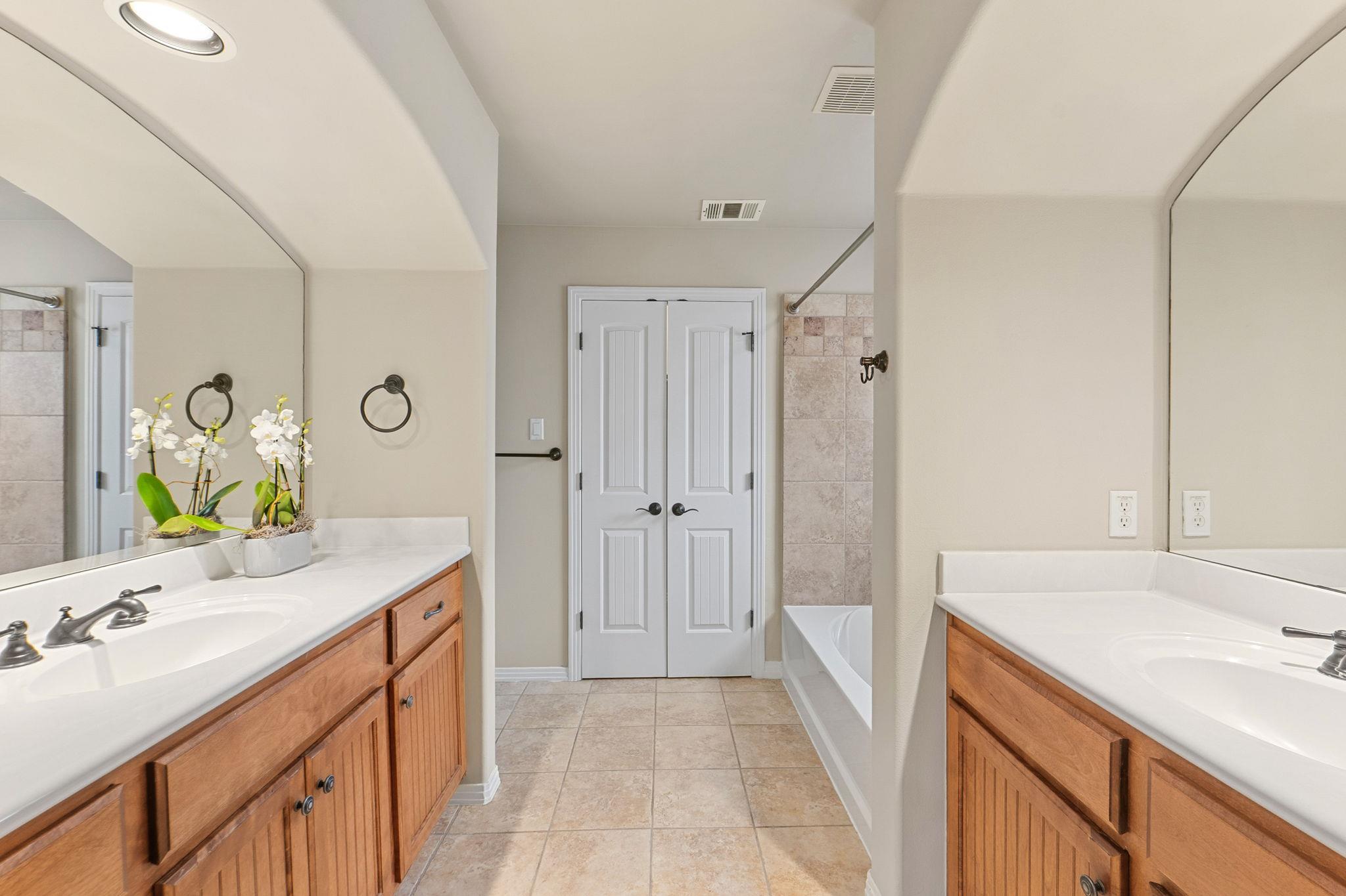 8917 Old Lampasas Trl # 33, Austin, TX 78750