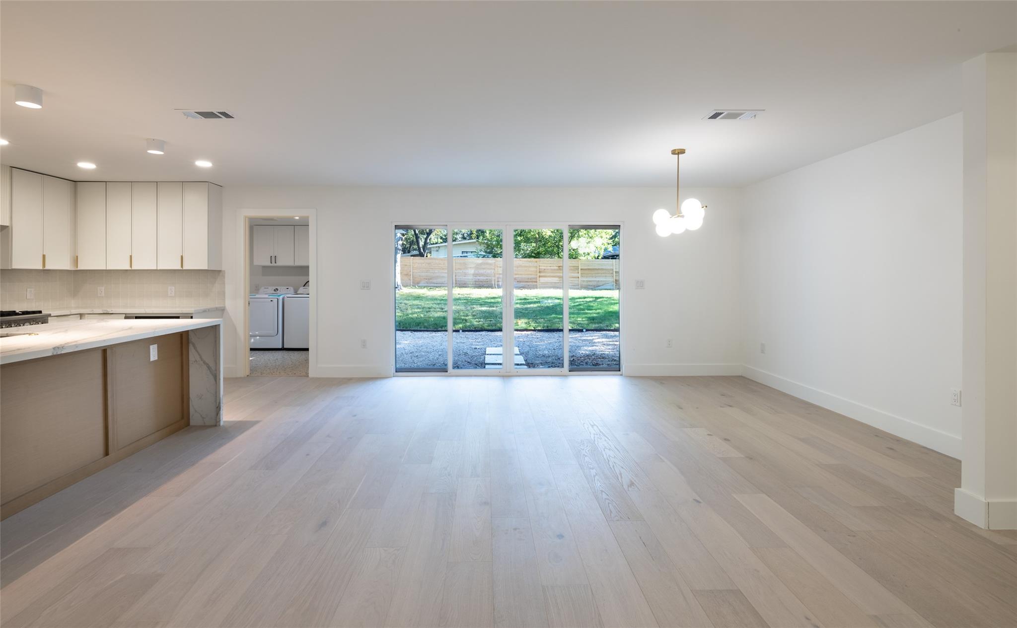 1206 Cloverleaf Dr, Austin, TX 78723