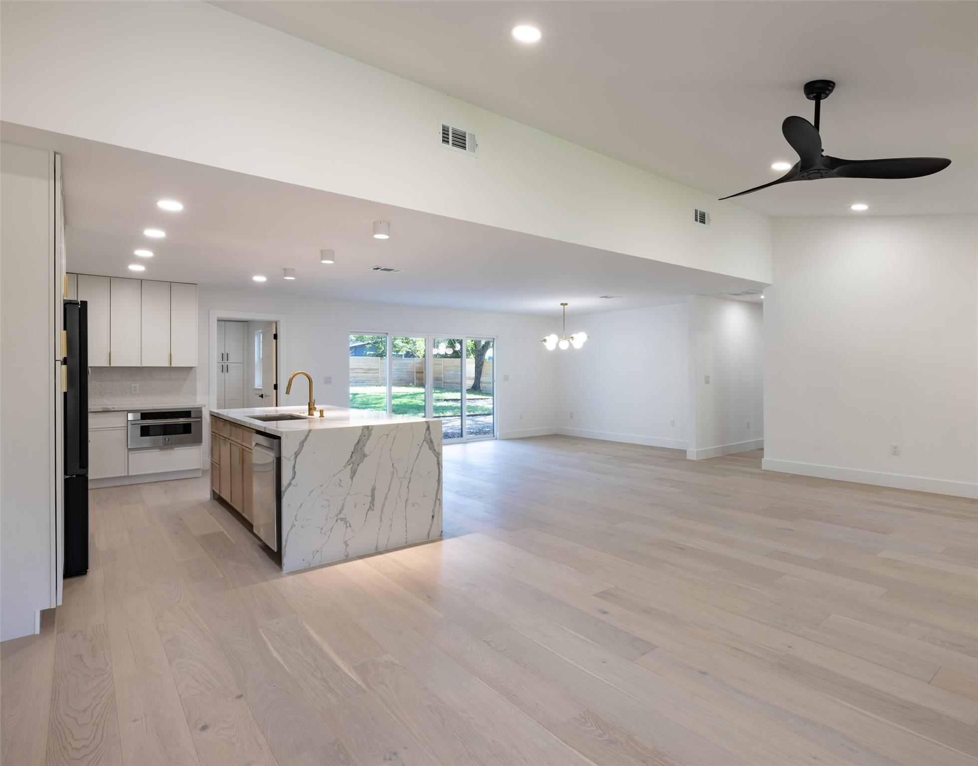 1206 Cloverleaf Dr, Austin, TX 78723