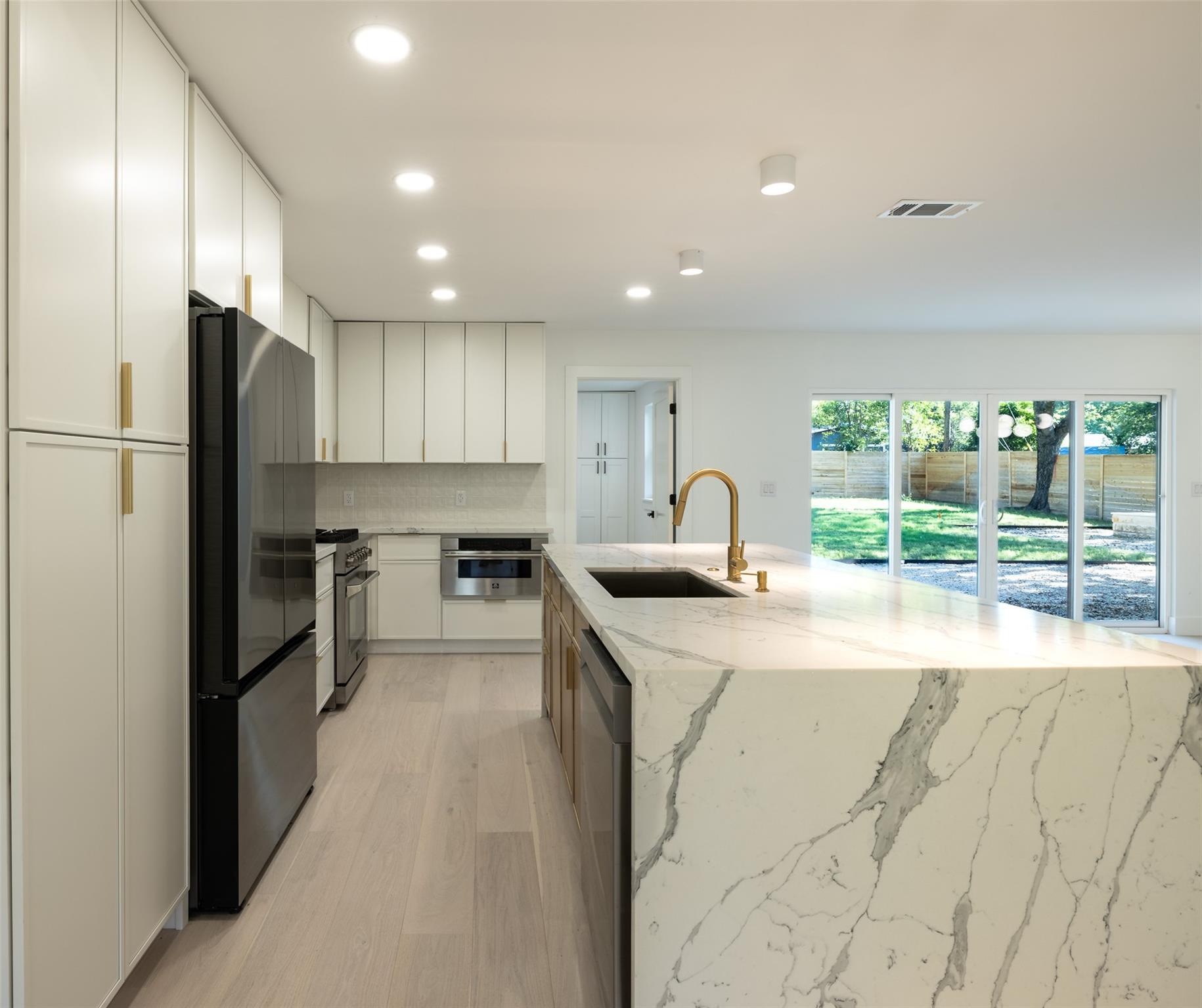 1206 Cloverleaf Dr, Austin, TX 78723