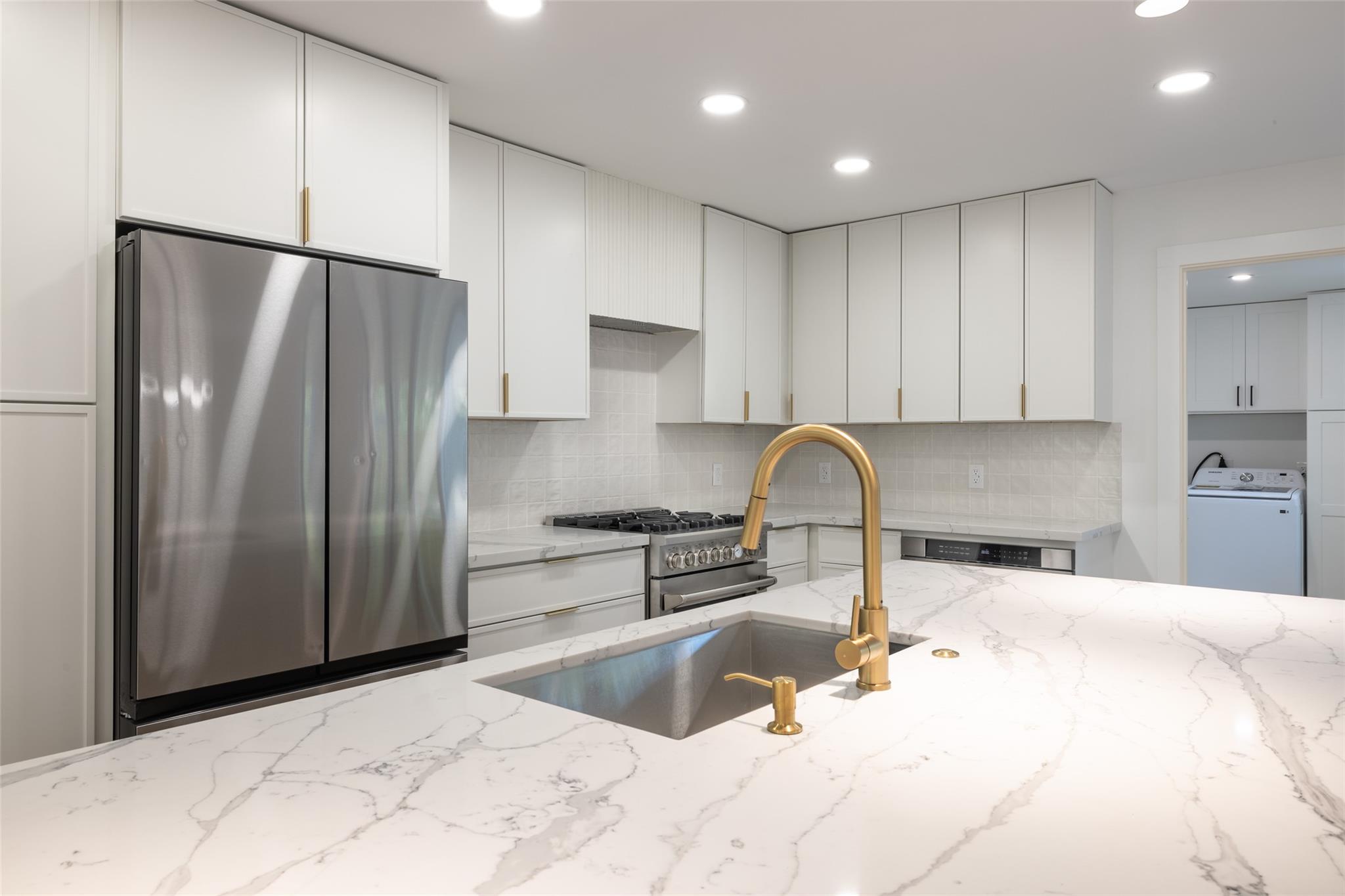 1206 Cloverleaf Dr, Austin, TX 78723