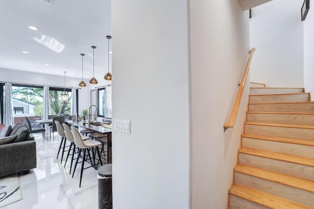 1409 E M Franklin Ave # B, Austin, TX 78721