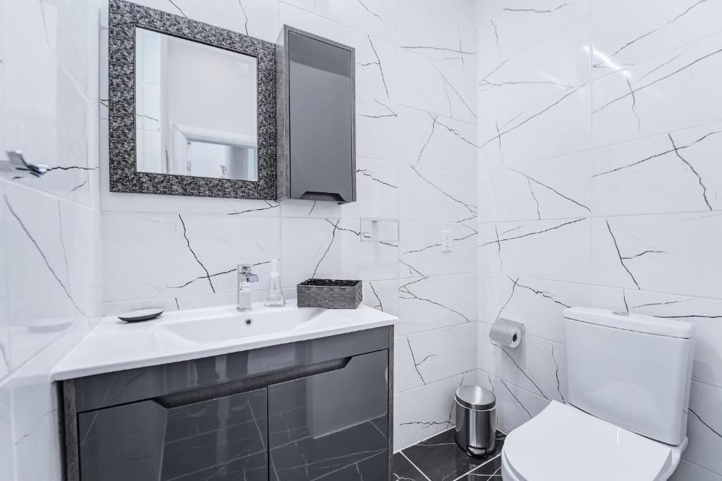 1409 E M Franklin Ave # B, Austin, TX 78721