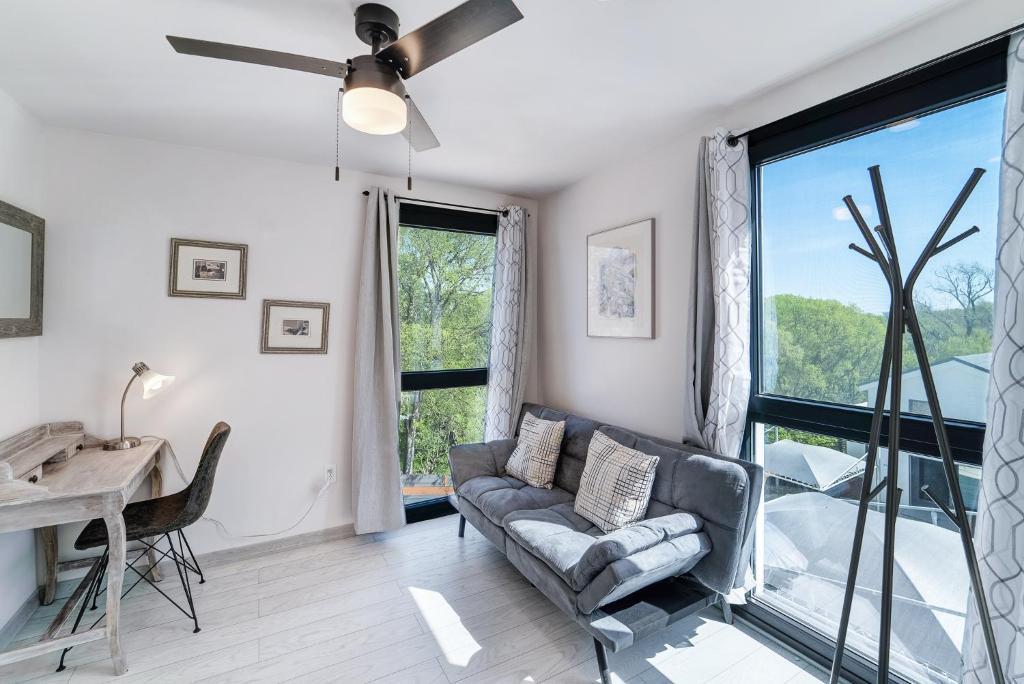 1409 E M Franklin Ave # B, Austin, TX 78721