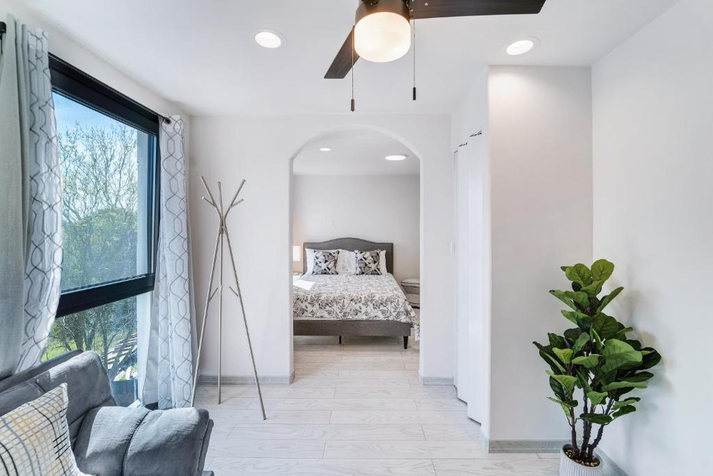 1409 E M Franklin Ave # B, Austin, TX 78721