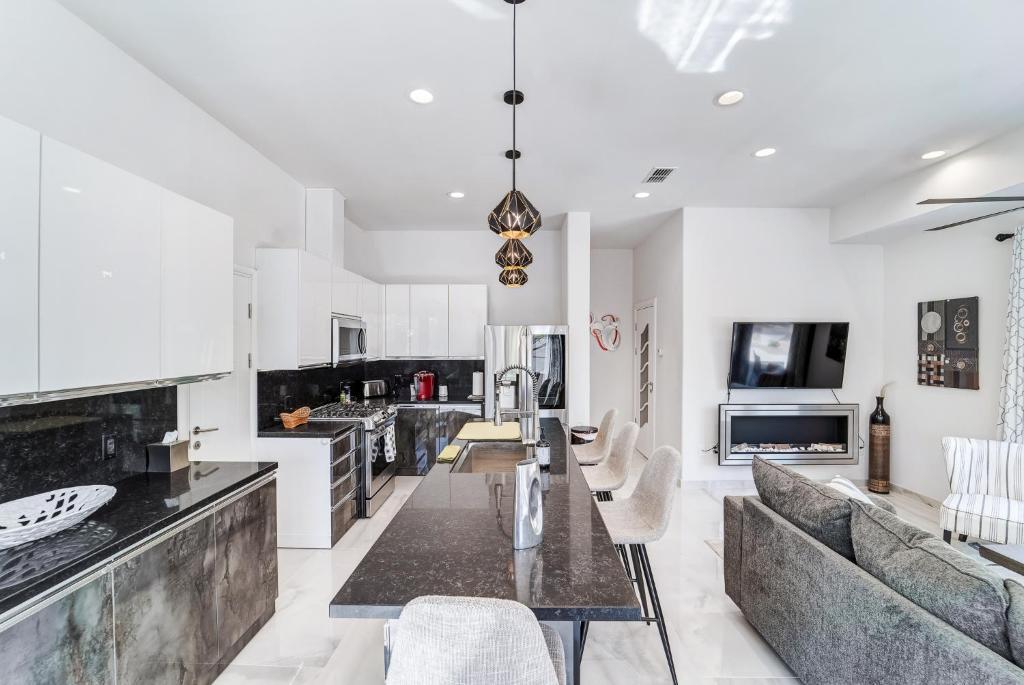 1409 E M Franklin Ave # B, Austin, TX 78721