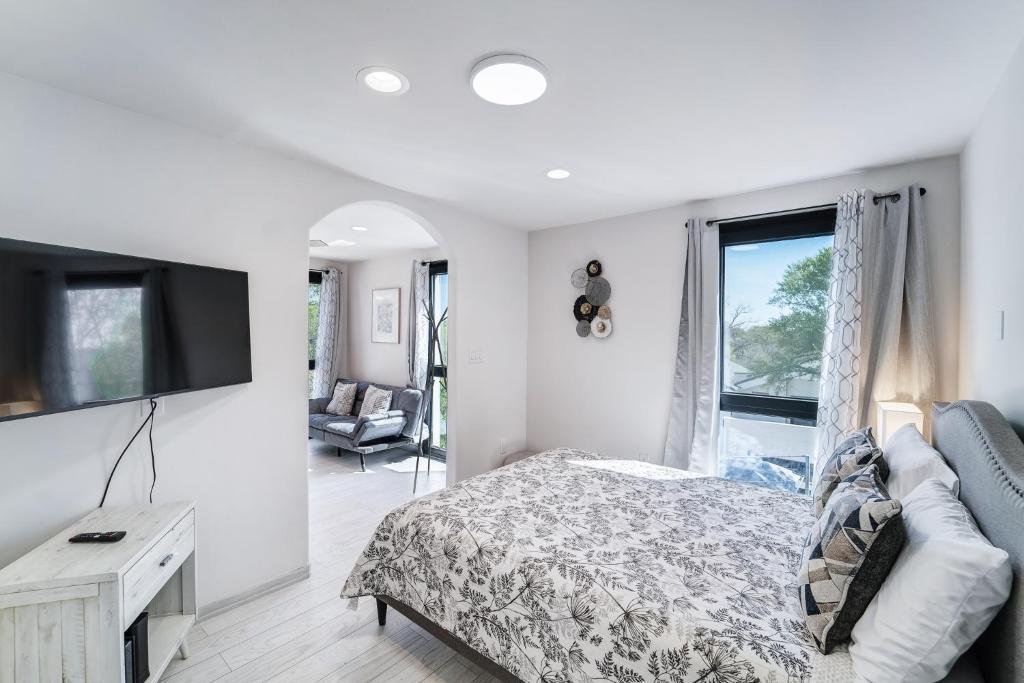 1409 E M Franklin Ave # B, Austin, TX 78721