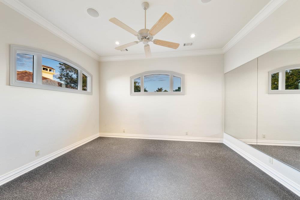 217 Bella Riva Dr, Austin, TX 78734