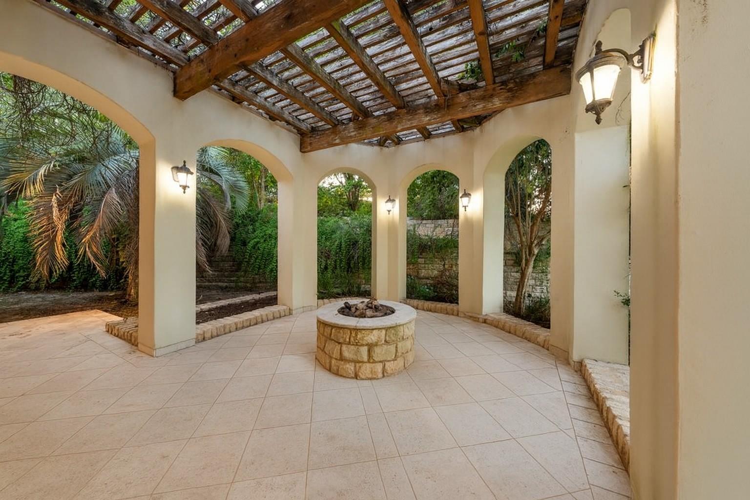 217 Bella Riva Dr, Austin, TX 78734