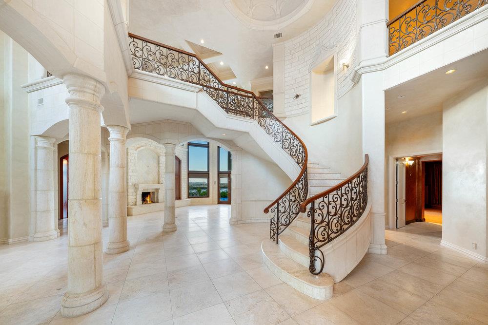 217 Bella Riva Dr, Austin, TX 78734