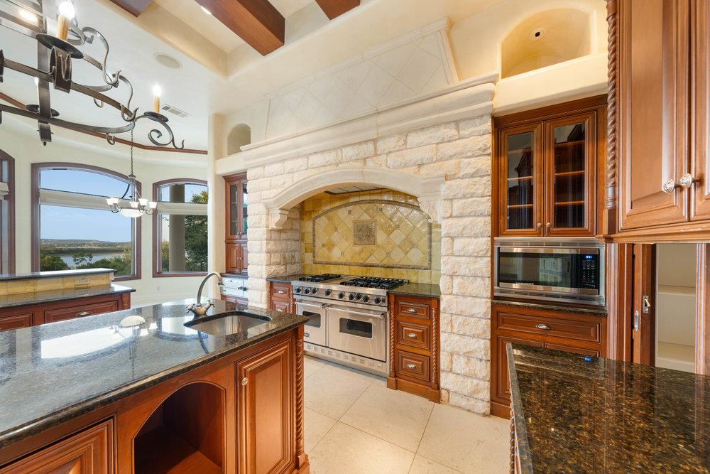 217 Bella Riva Dr, Austin, TX 78734