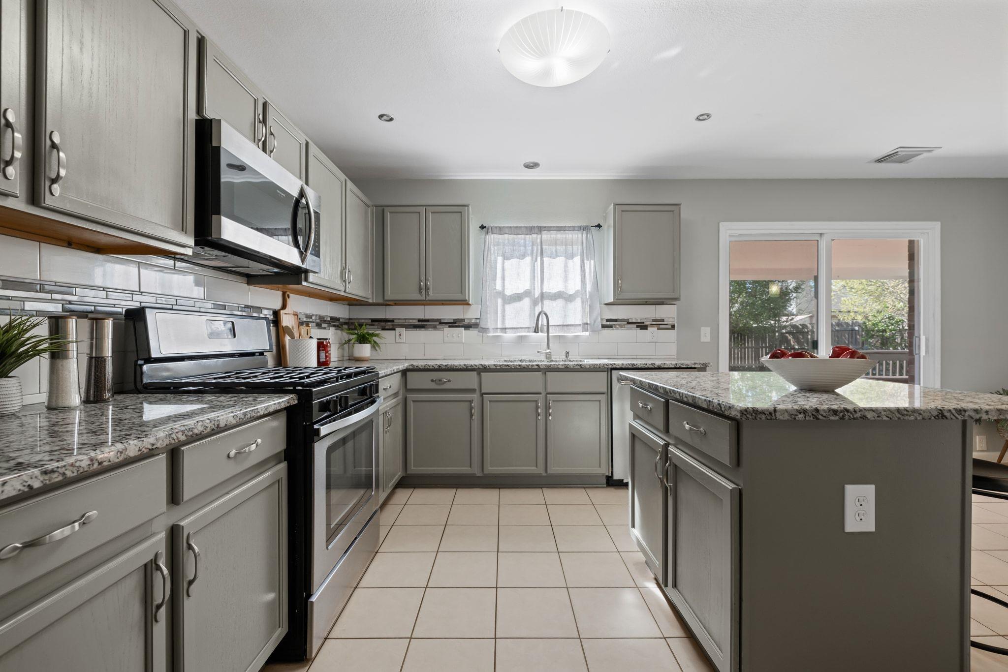 917 Melted Candle Cv, Pflugerville, TX 78660