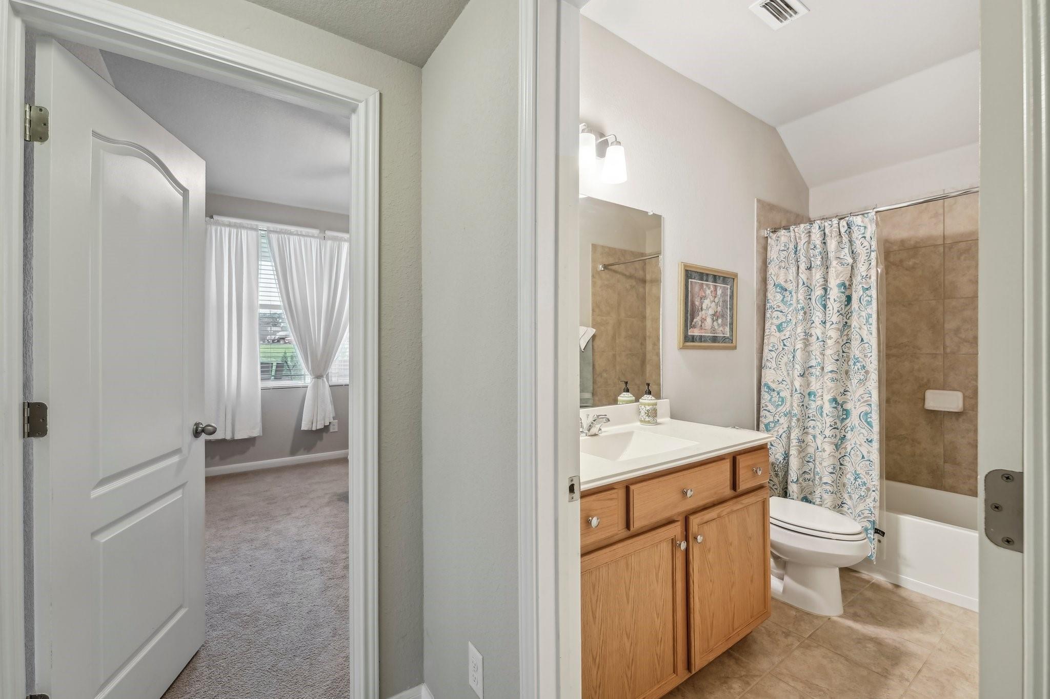 1373 Nevarez, Kyle, TX 78640