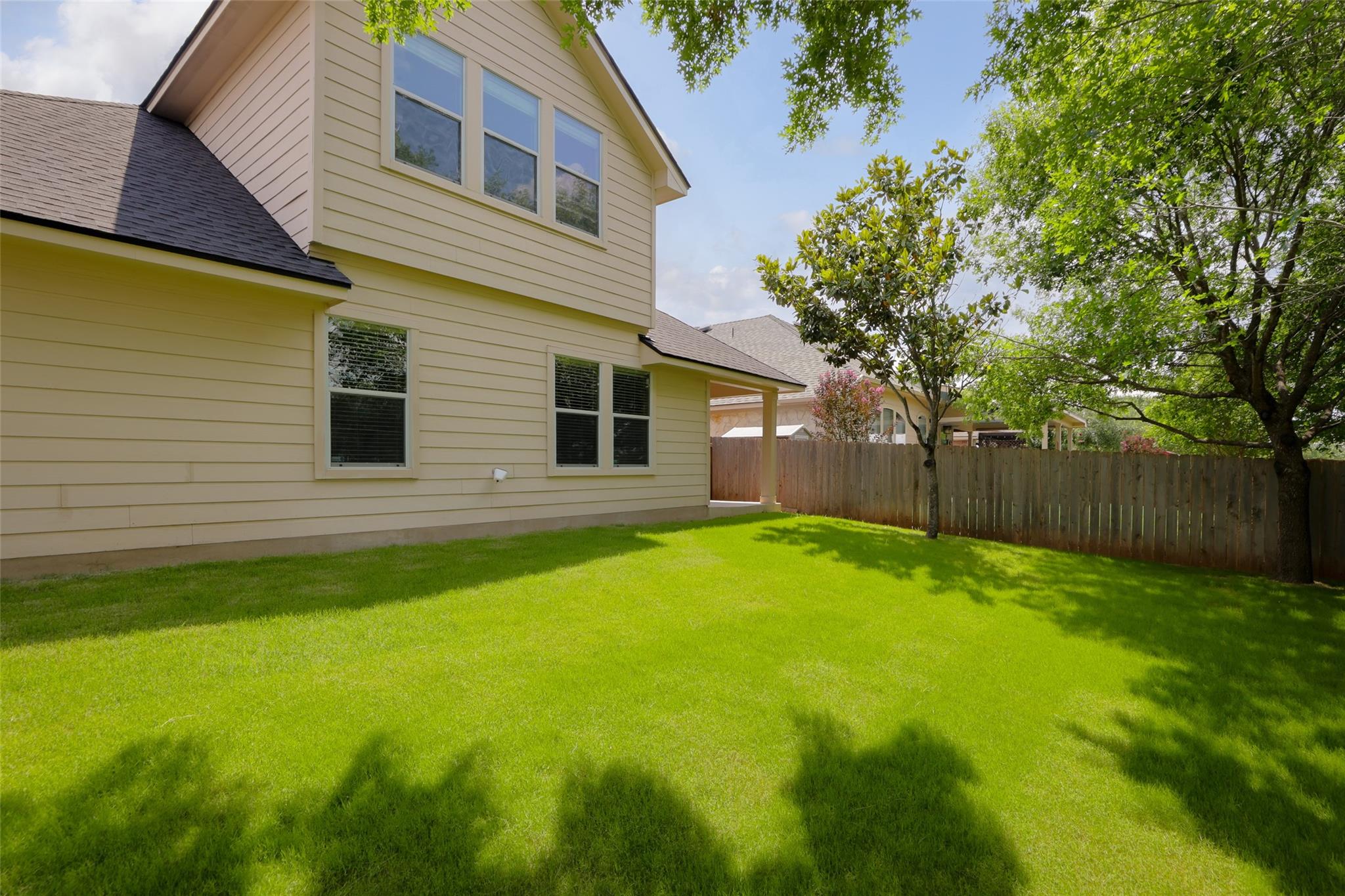 301 Middle Crk, Buda, TX 78610