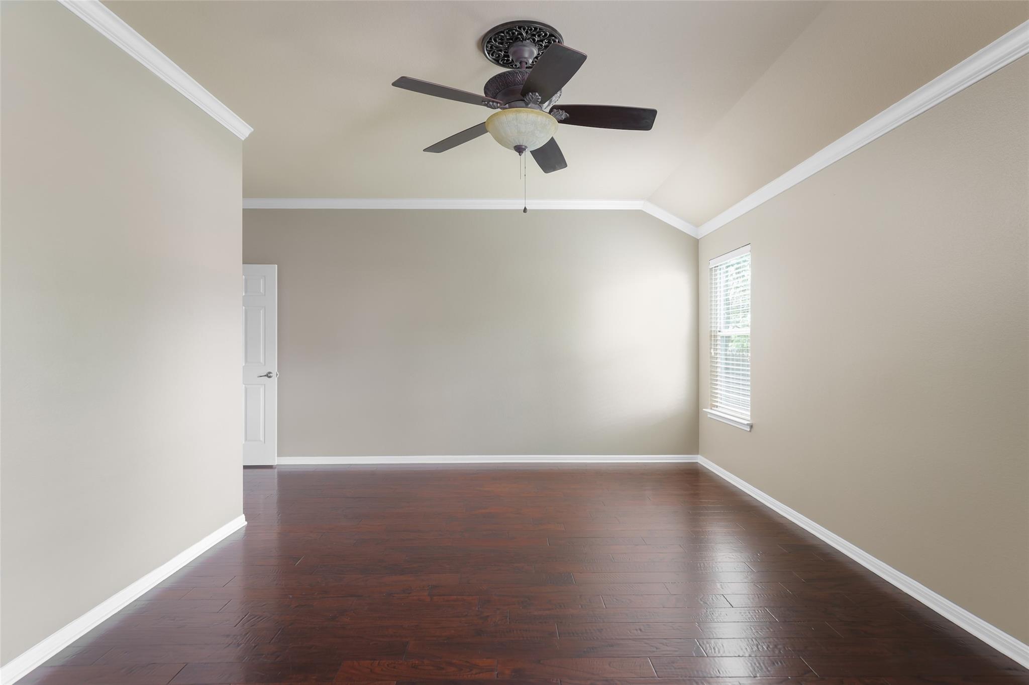 301 Middle Crk, Buda, TX 78610