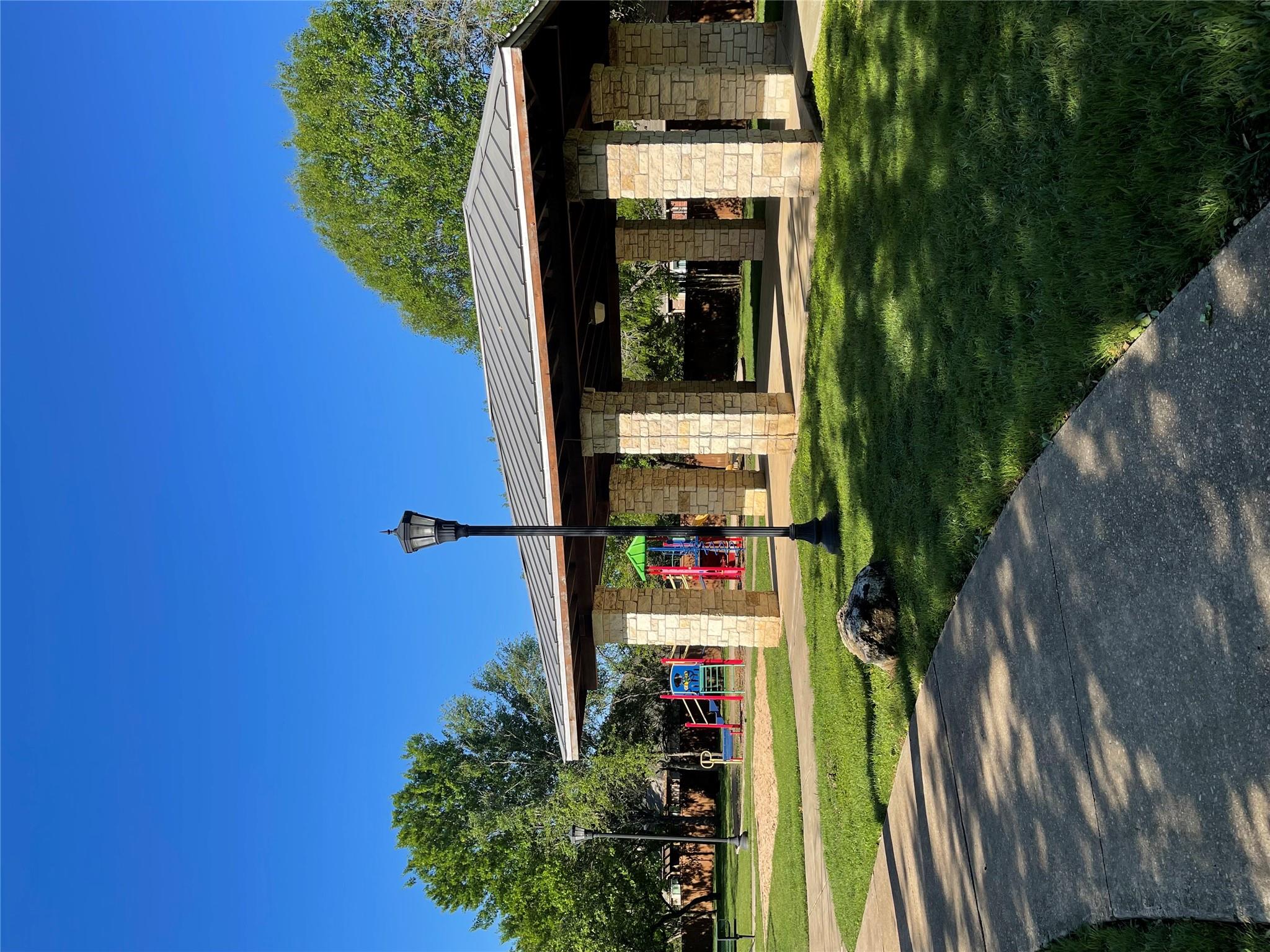 301 Middle Crk, Buda, TX 78610