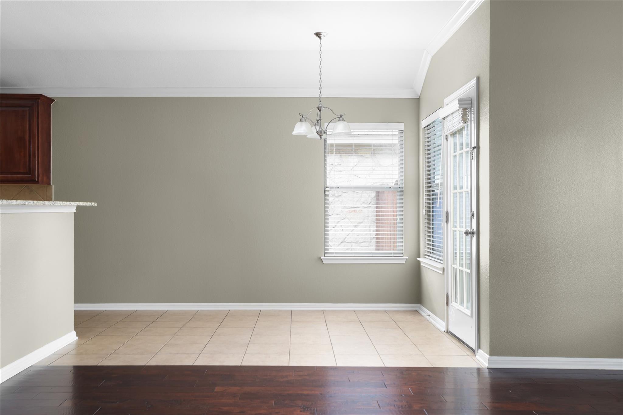 301 Middle Crk, Buda, TX 78610