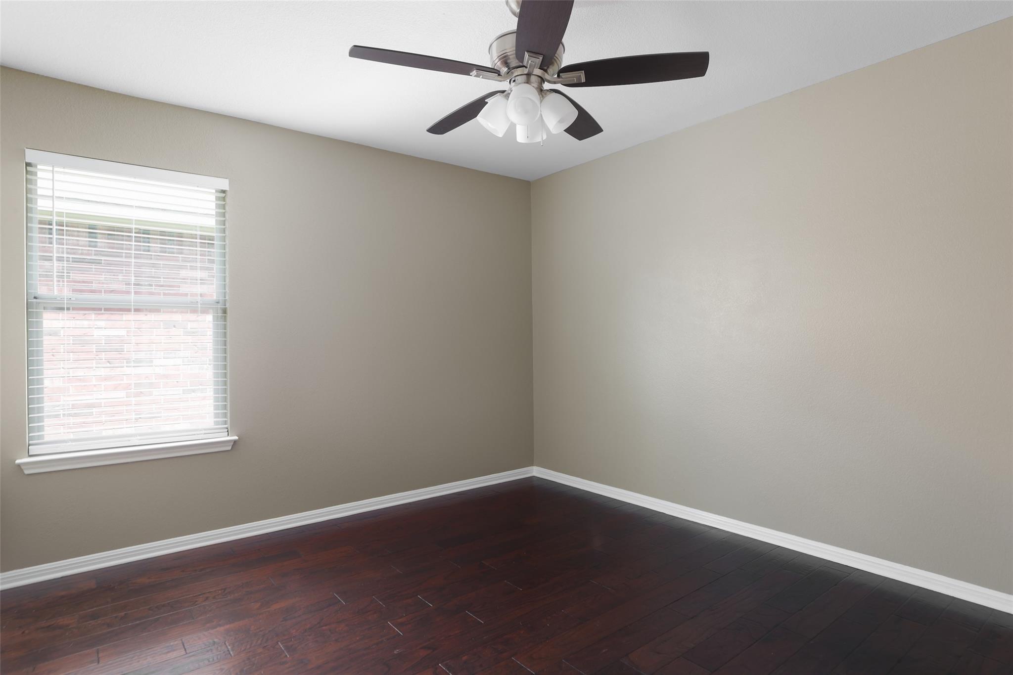 301 Middle Crk, Buda, TX 78610