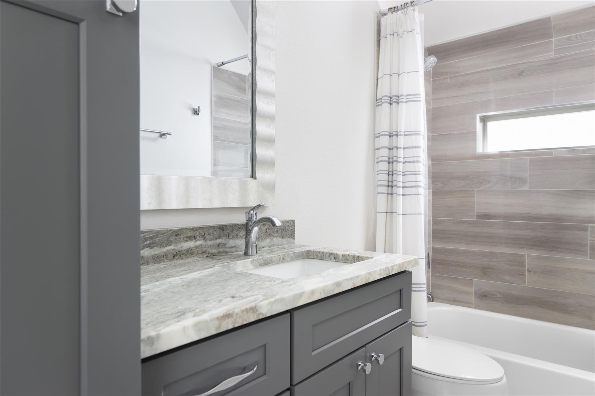 1120 Omega Ave # 1, Austin, TX 78721