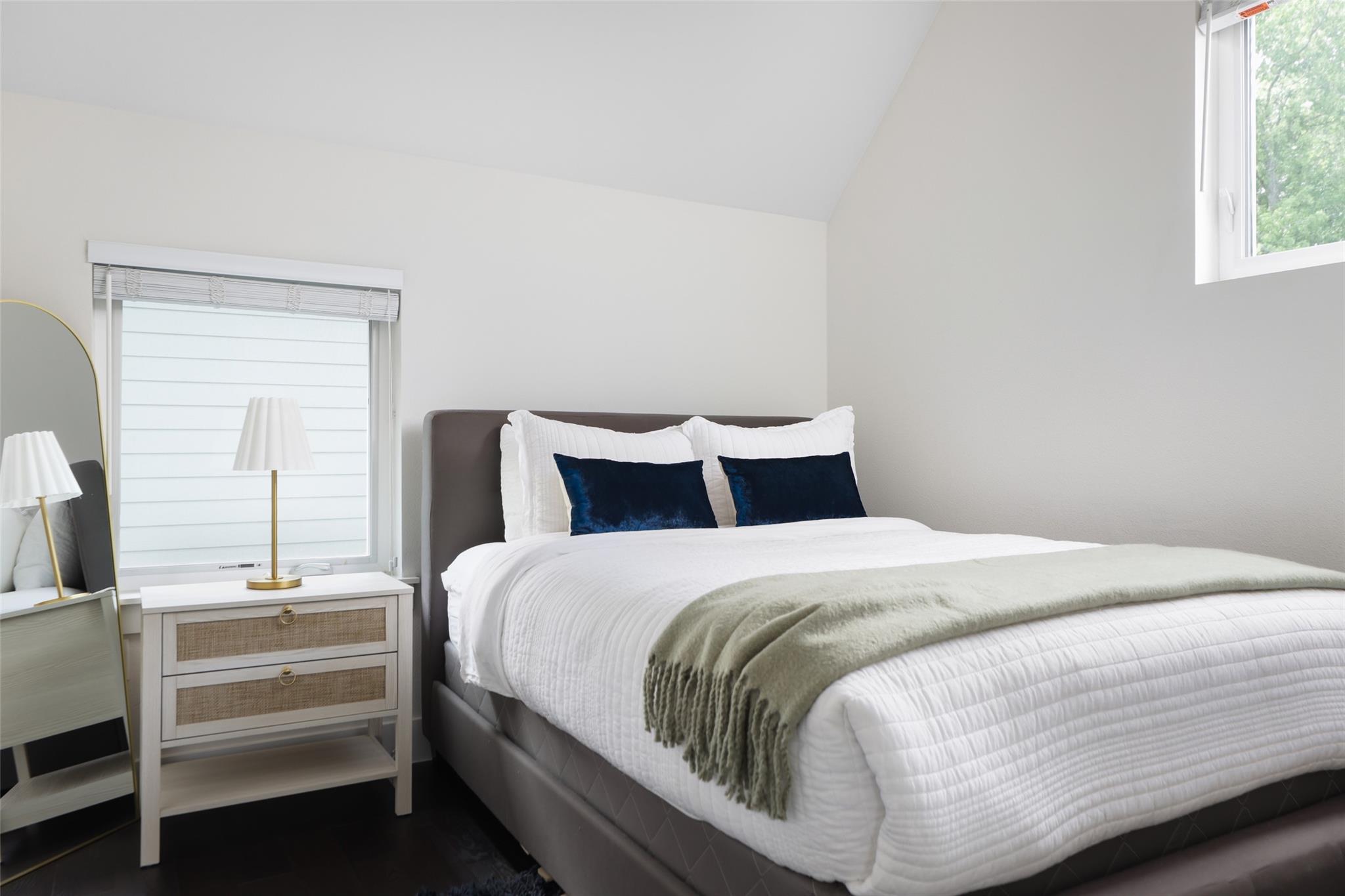 1120 Omega Ave # 1, Austin, TX 78721