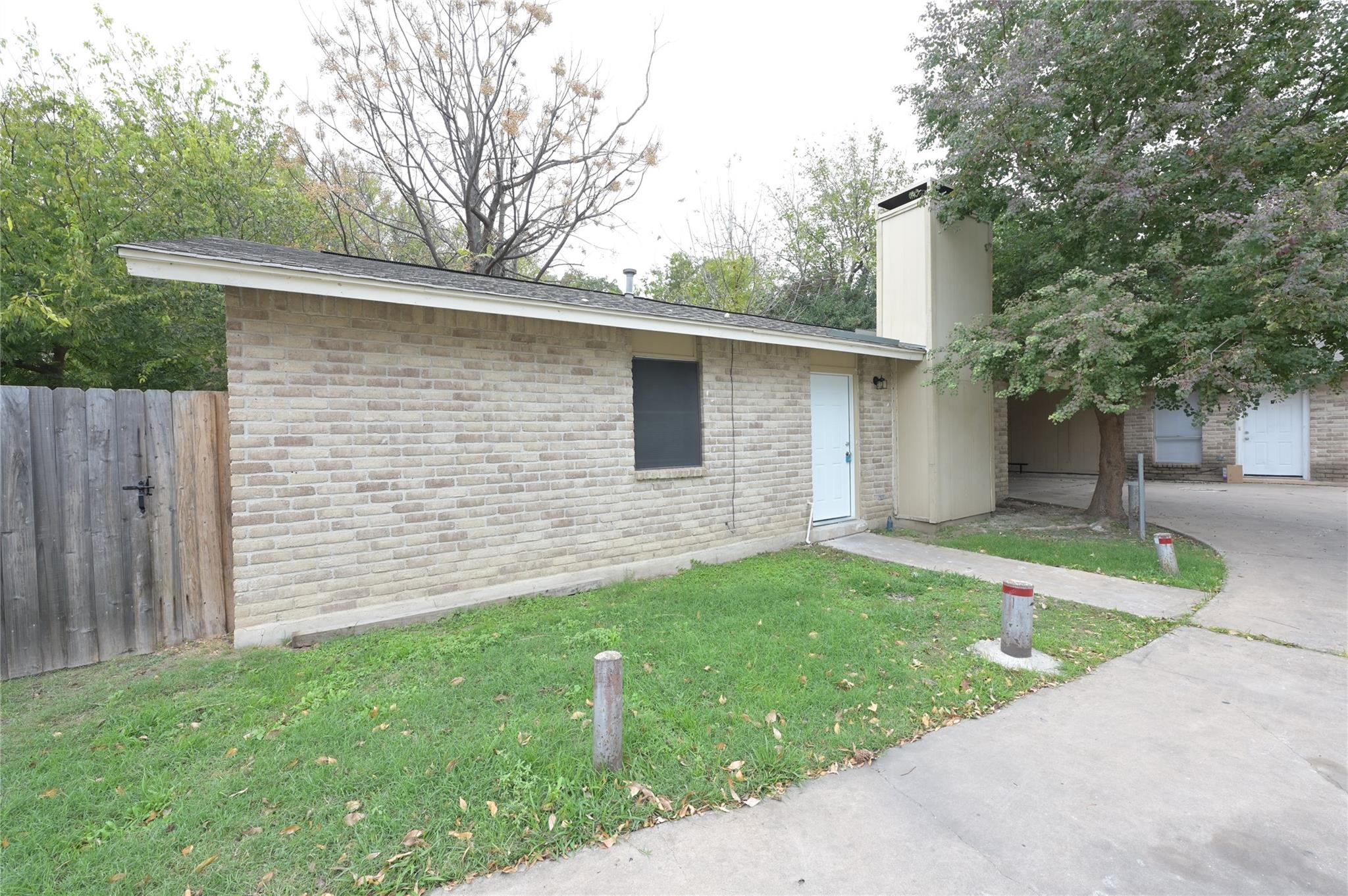 1200 Matthews Ln # A, Austin, TX 78745
