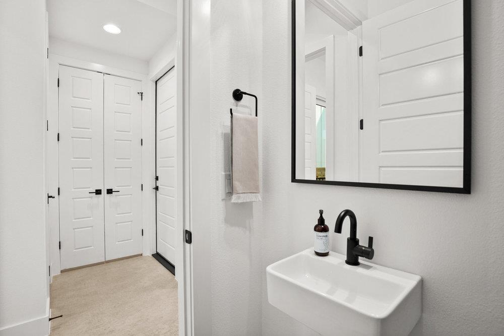 3100 S 5th St # 1, Austin, TX 78704