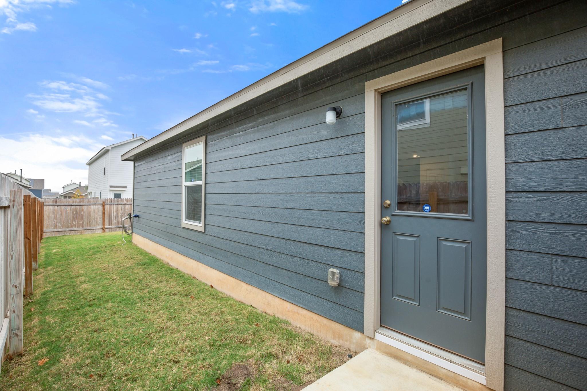 125 Gabbro Gdns, Maxwell, TX 78656