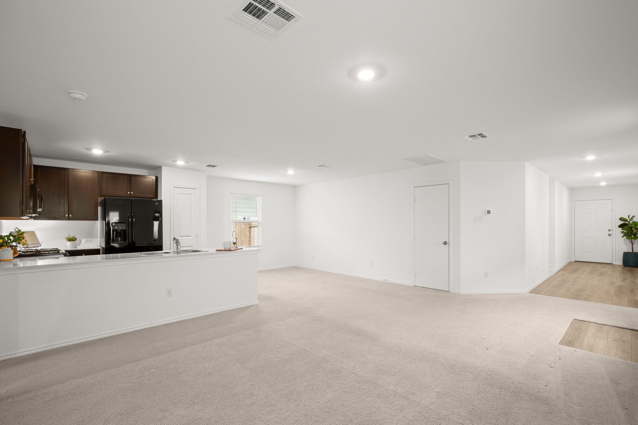 125 Gabbro Gdns, Maxwell, TX 78656