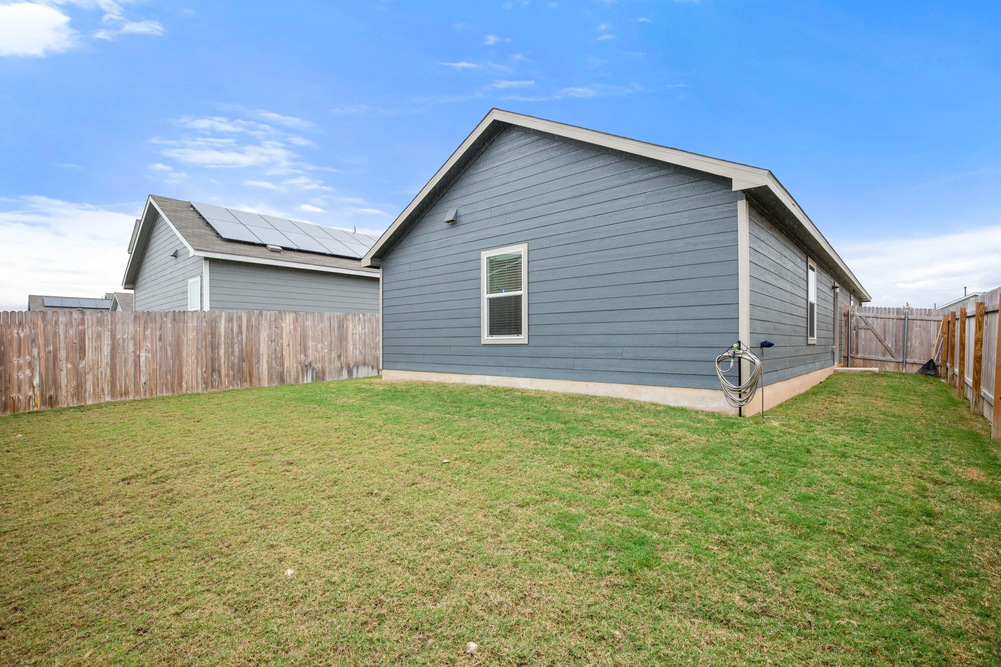 125 Gabbro Gdns, Maxwell, TX 78656