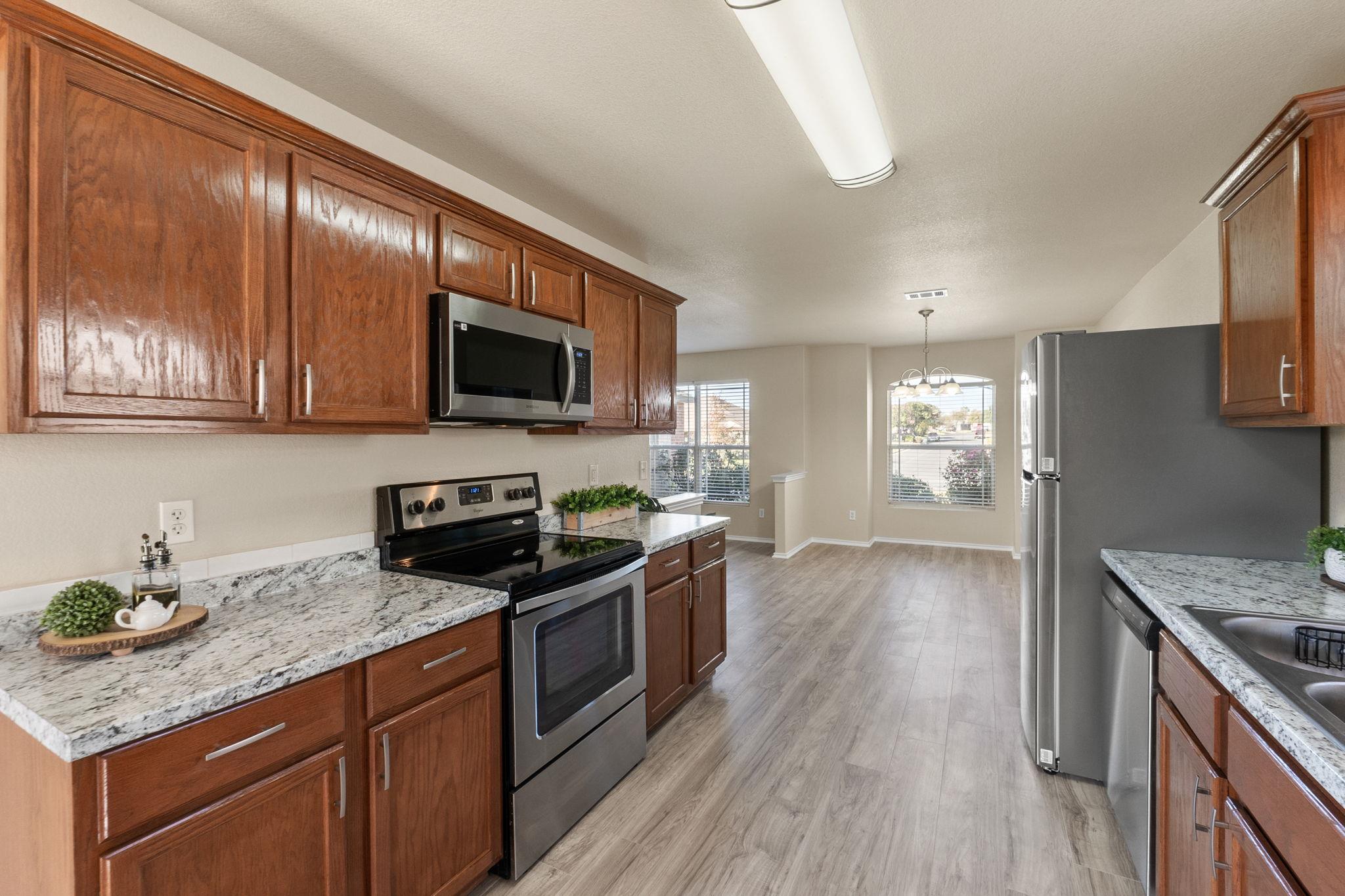 137 Lignite Dr, Jarrell, TX 76537