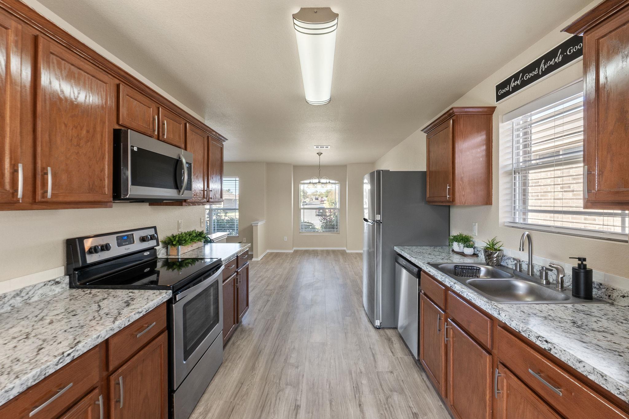 137 Lignite Dr, Jarrell, TX 76537