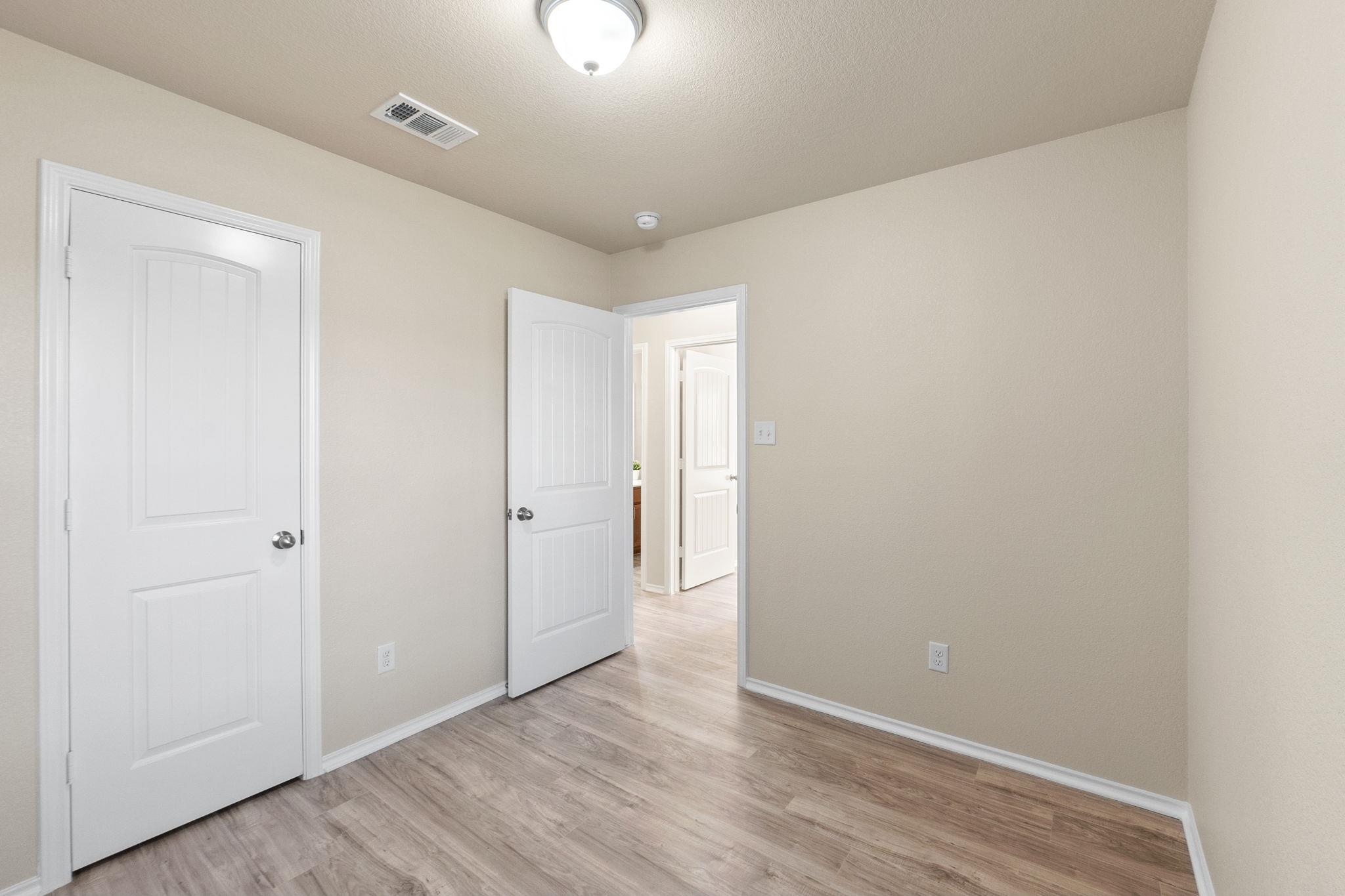 137 Lignite Dr, Jarrell, TX 76537