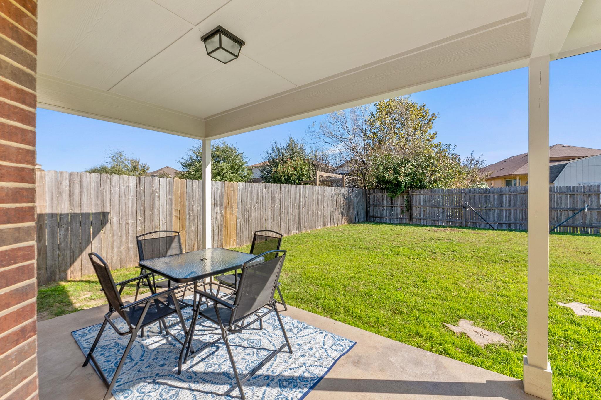 137 Lignite Dr, Jarrell, TX 76537