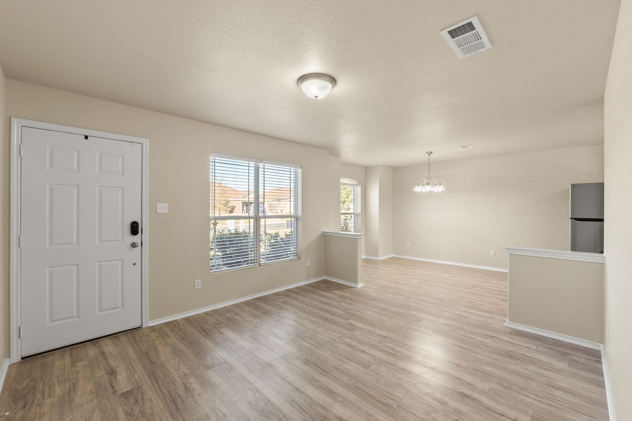 137 Lignite Dr, Jarrell, TX 76537