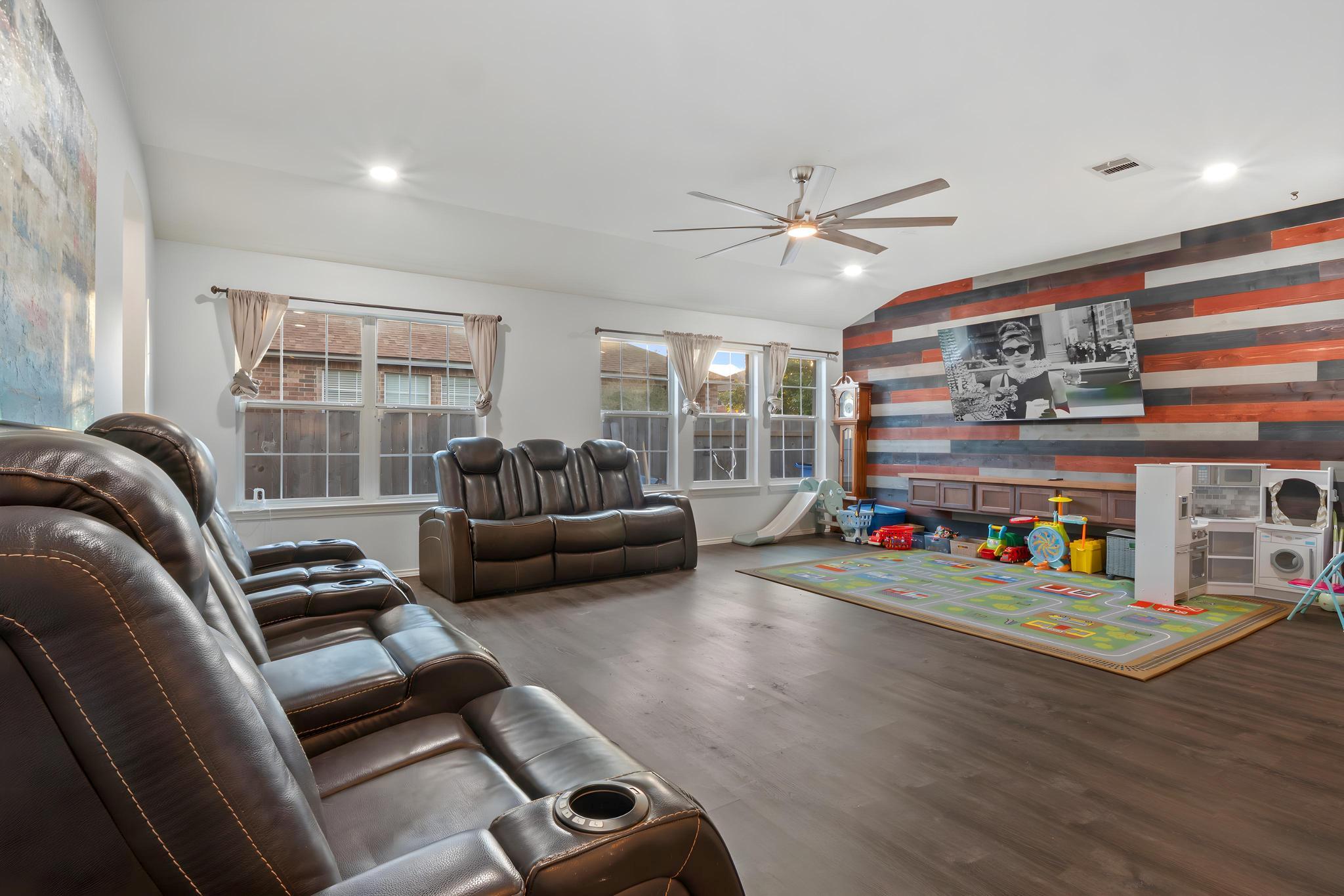 19721 San Chisolm Dr, Round Rock, TX 78664