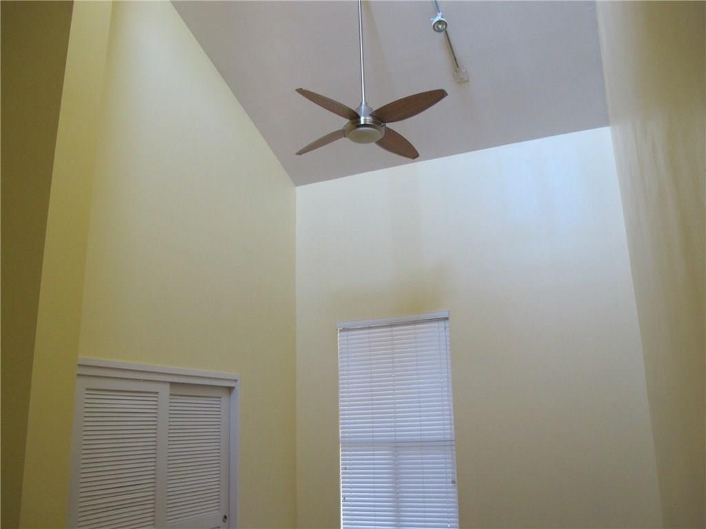 911 Keith Ln # 10, Austin, TX 78705