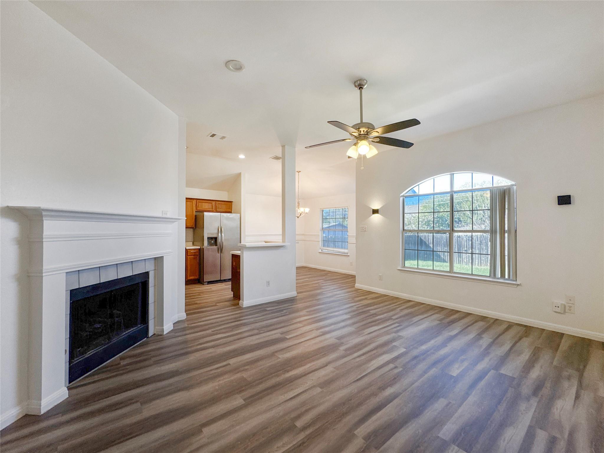 1901 Holly Springs Dr, Taylor, TX 76574