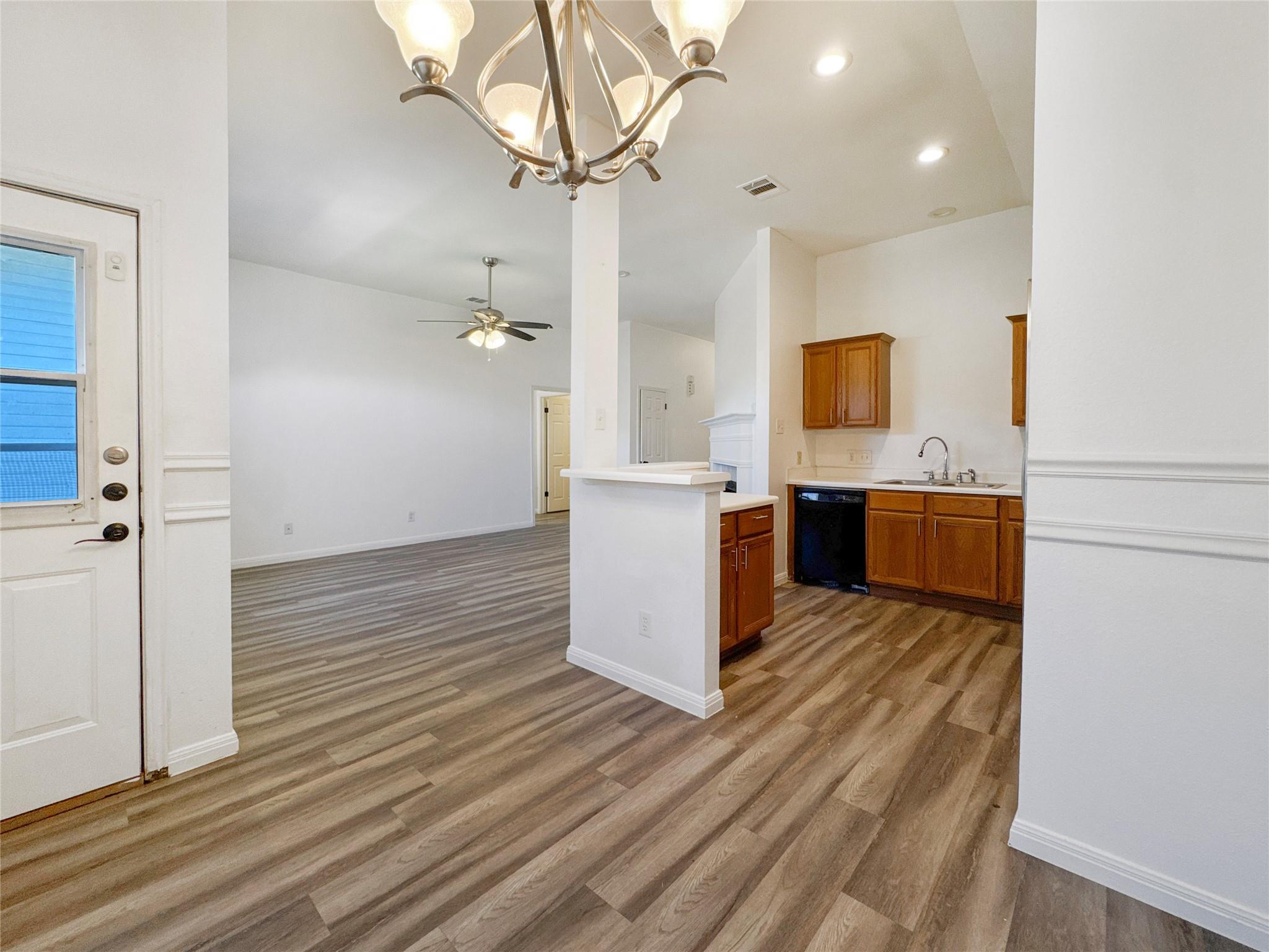 1901 Holly Springs Dr, Taylor, TX 76574