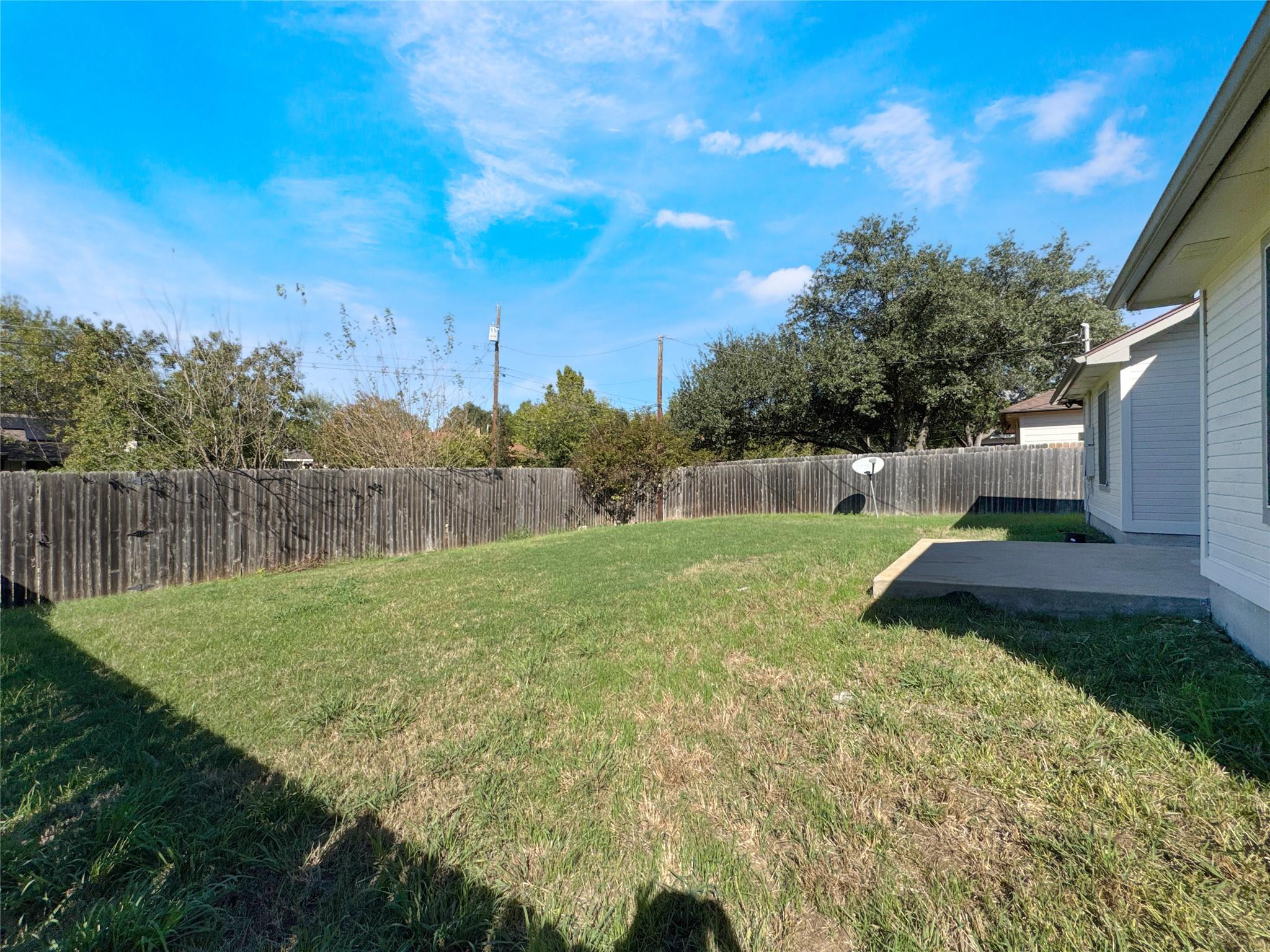 1901 Holly Springs Dr, Taylor, TX 76574