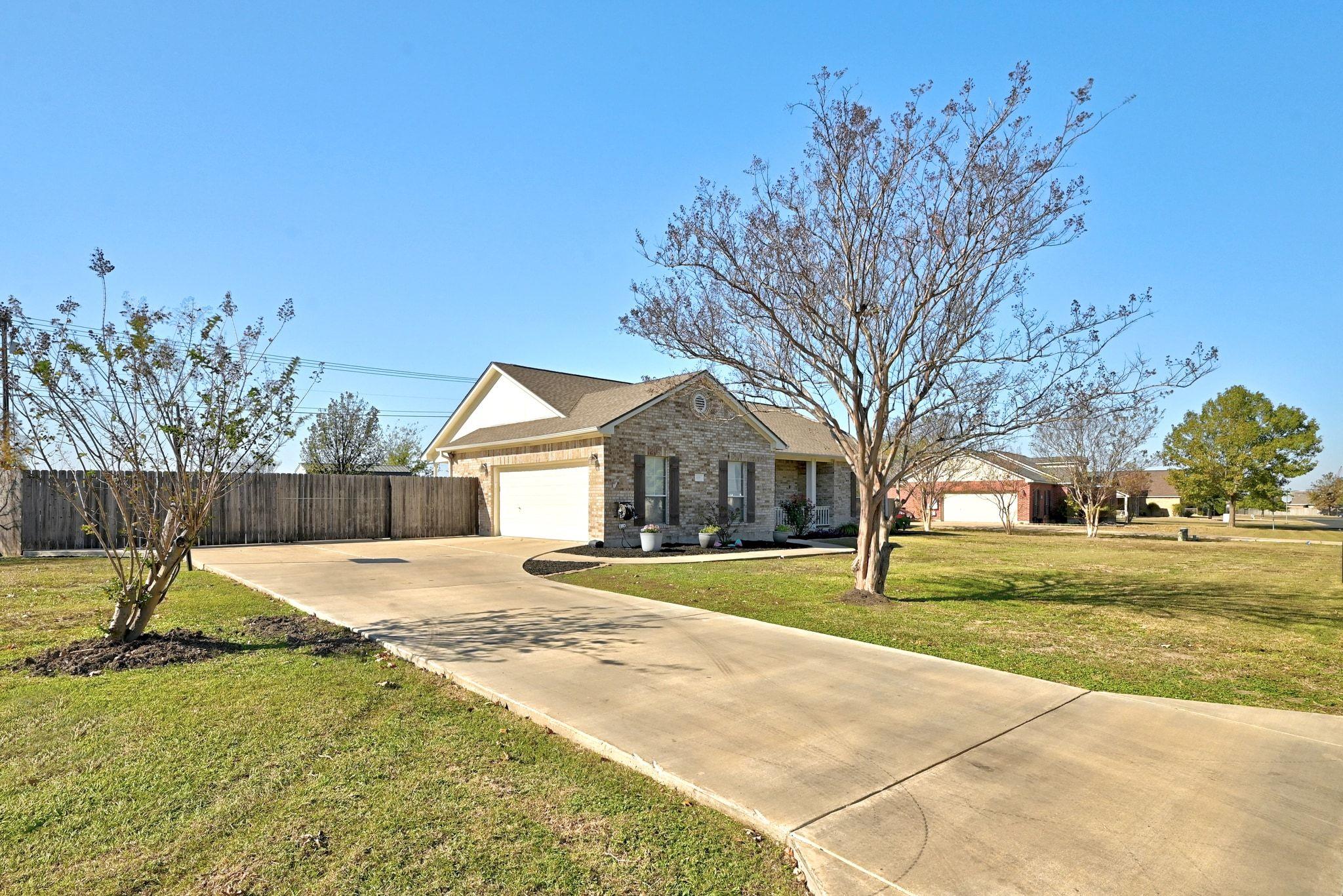 119 Brazos Dr, Hutto, TX 78634