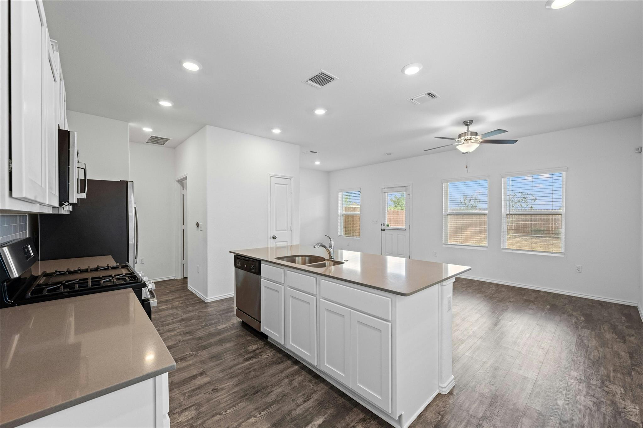 15216 Spruce Frost Cv # B, Del Valle, TX 78617